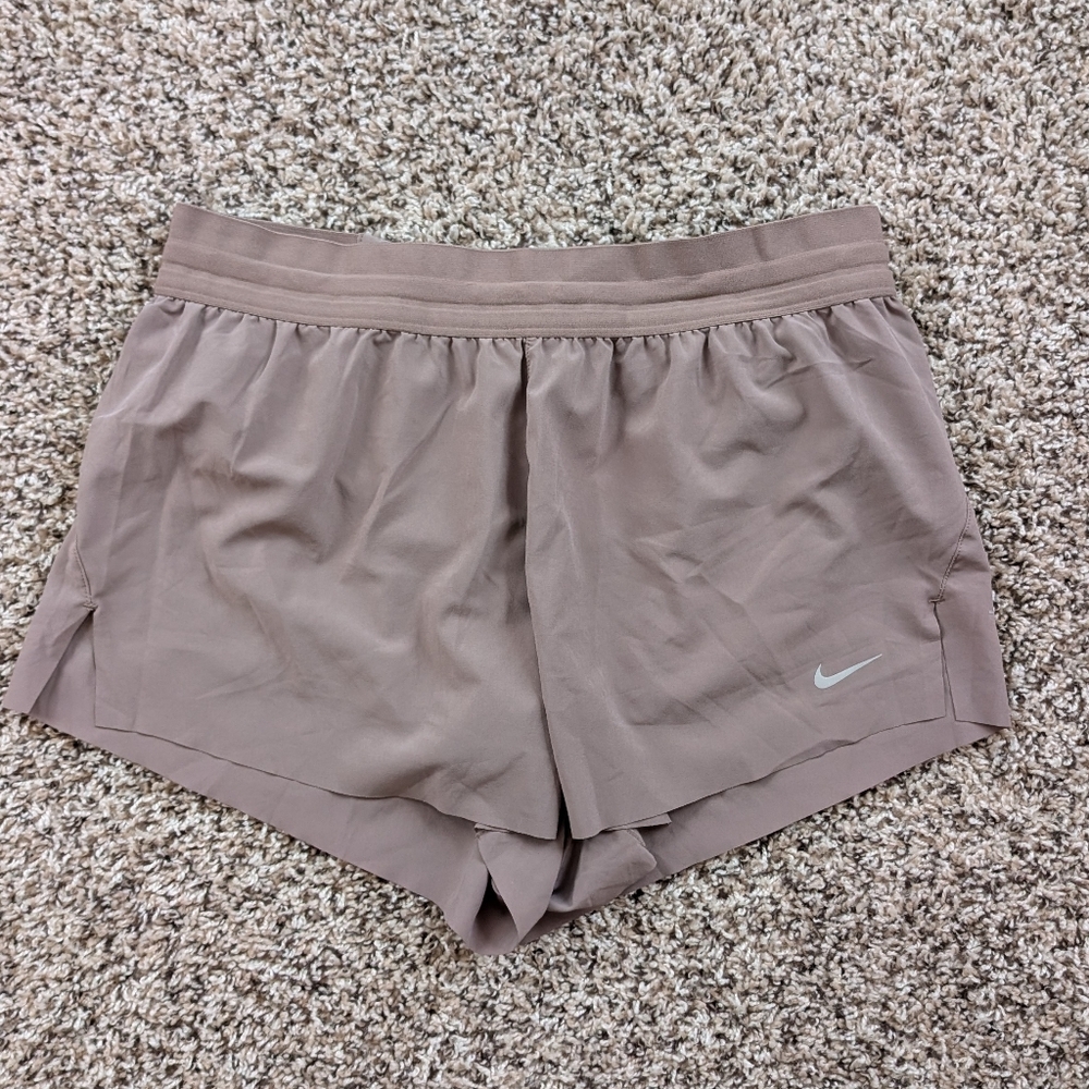 LIKE NEW Nike Women's Swift Dri-FIT 2.5" Brief-Lined Running Shorts